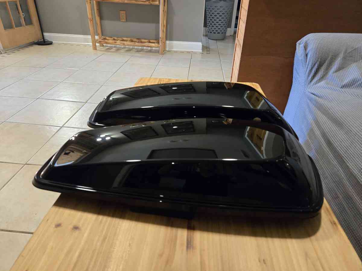 original 2017 HarleyDavidson street glide saddle bag lids