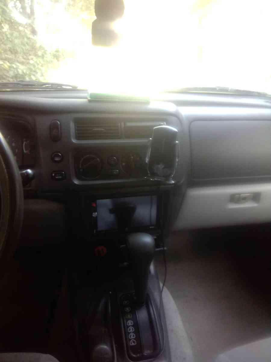 2000 4x4Mitsubish Montero Sport title in hand no leins