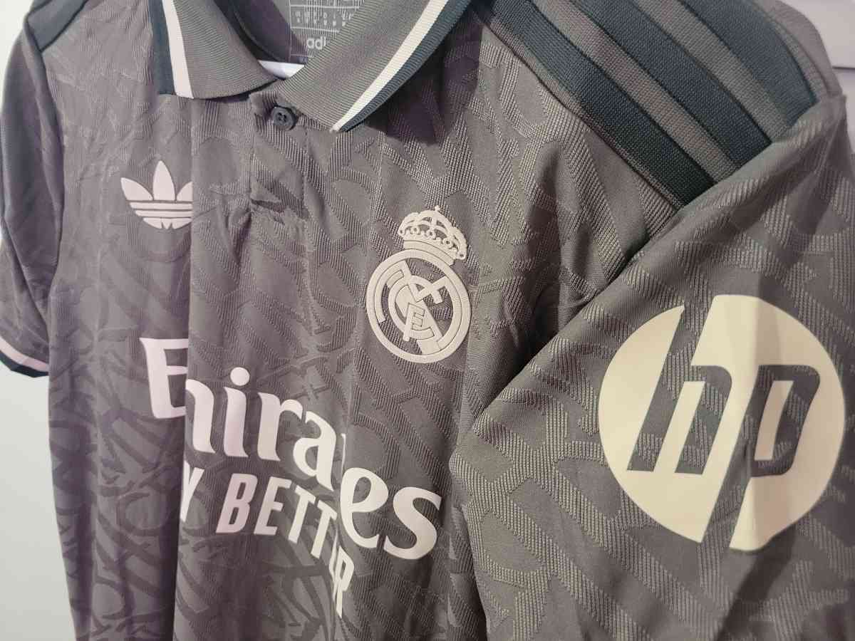 Real Madrid Jersey Soccer 2025 Player Version Size XL 2XL