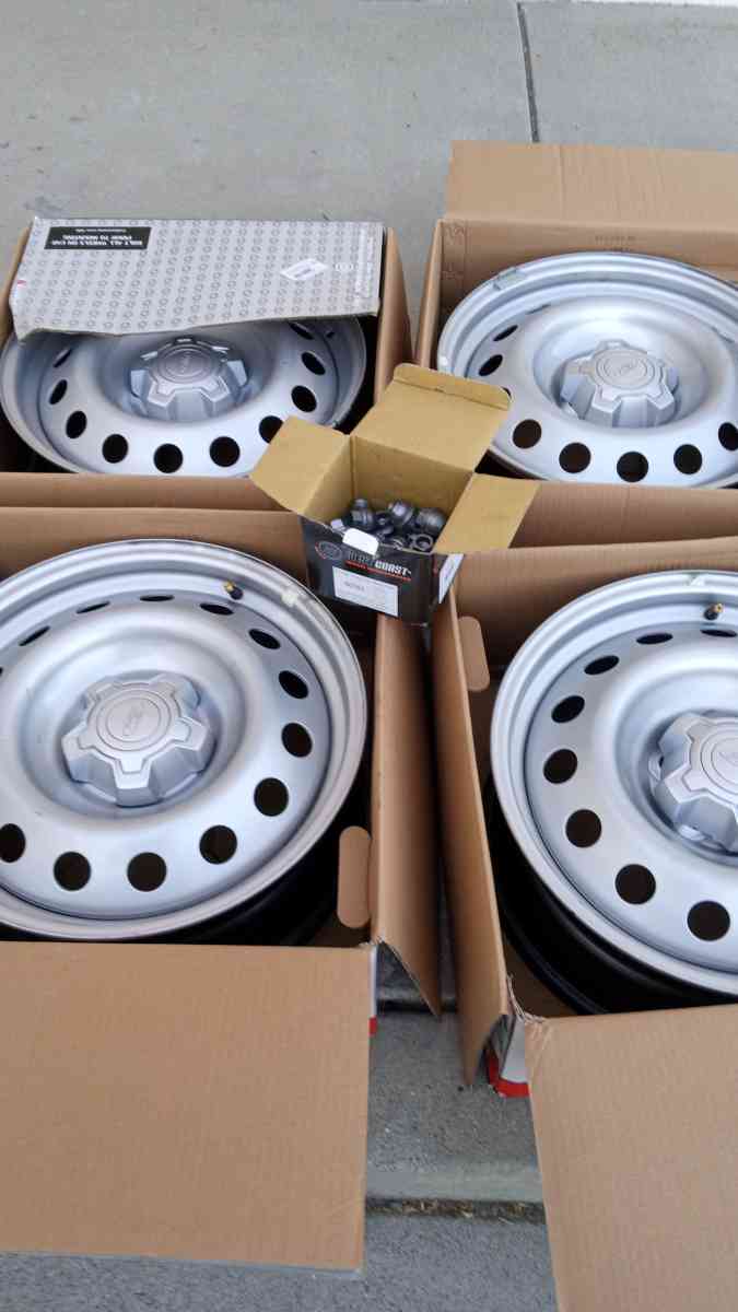 the set of 4 wheels original Ford