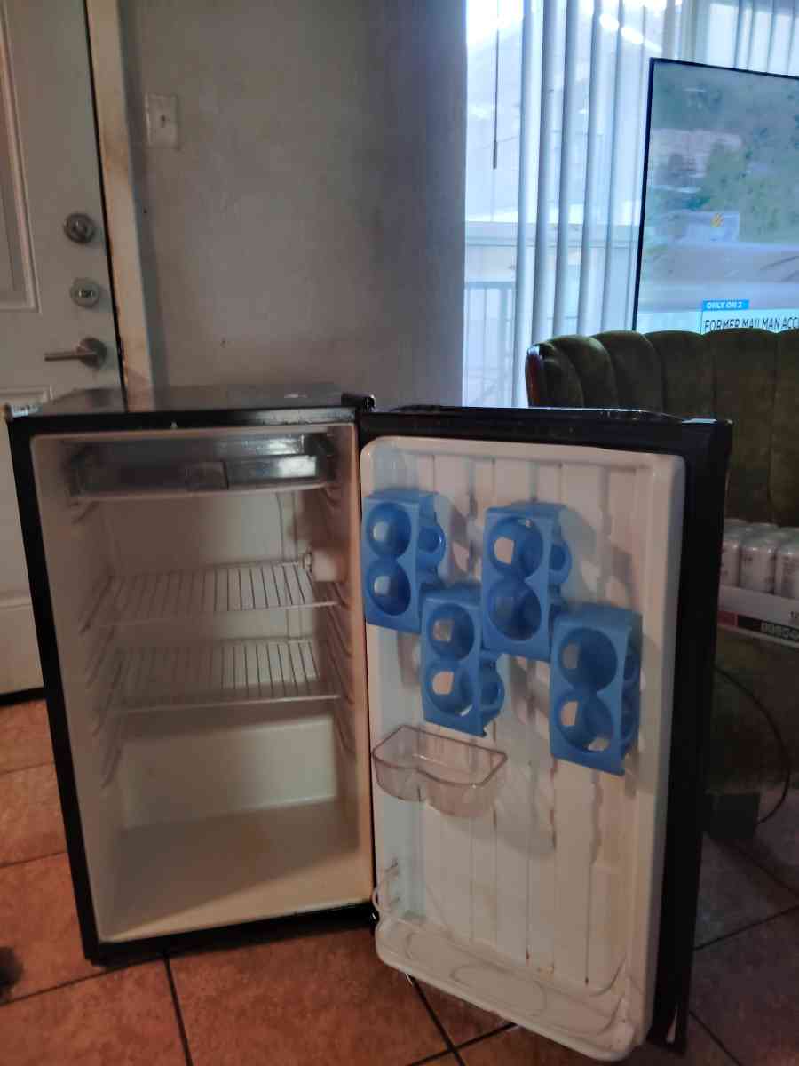 whirlpool black mini refrigerator