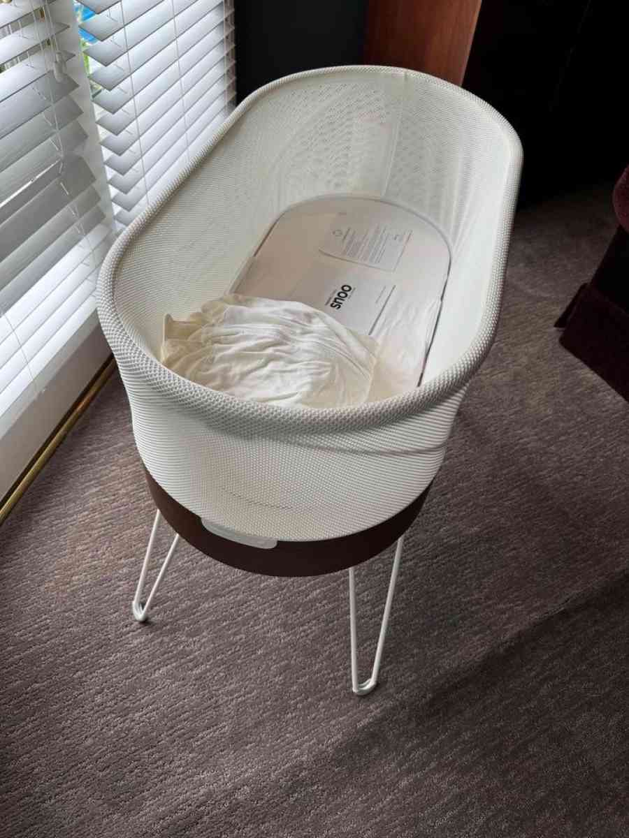 Snoo Smart Sleeper Bassinet