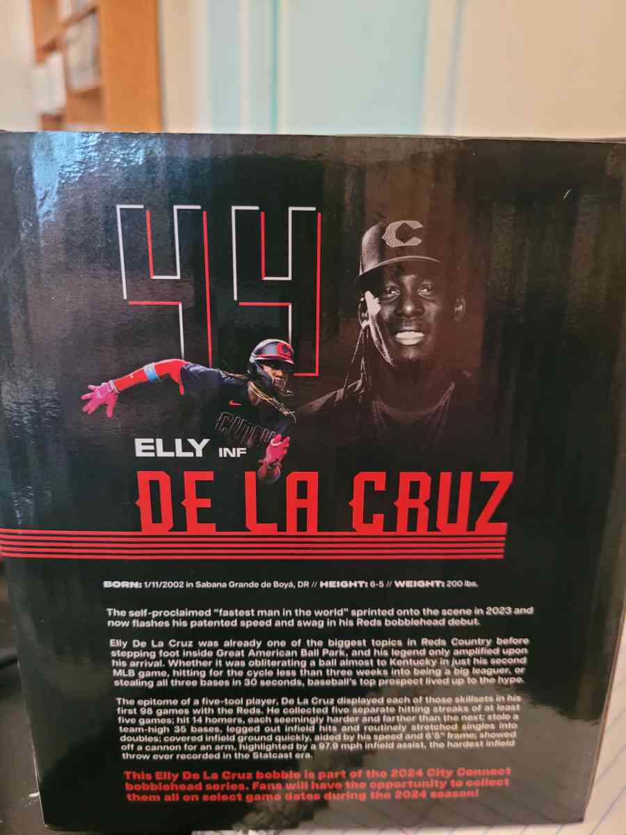 Reds baseball Bobblehead  De LA Cruz
