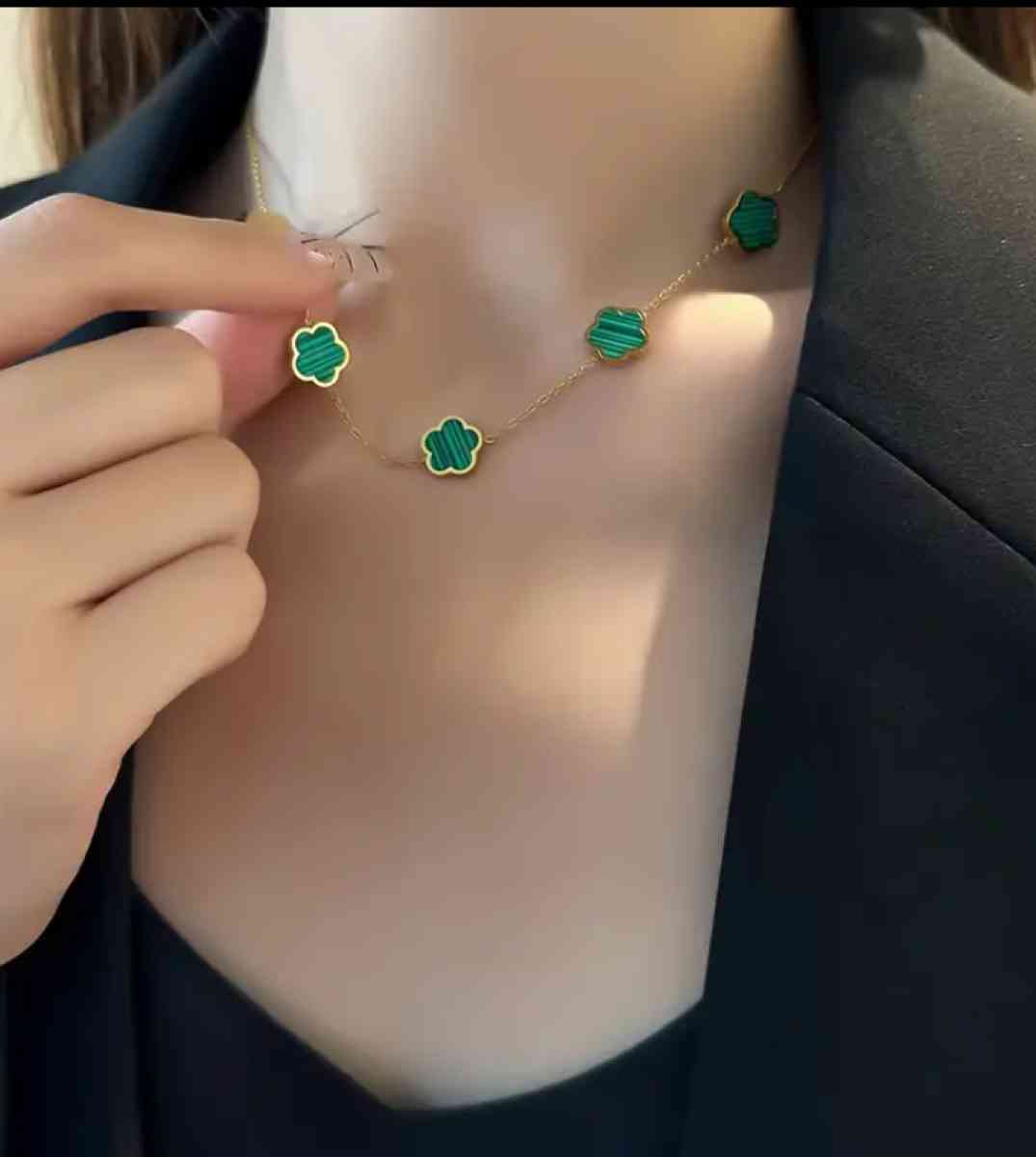 Elegant 2 Piece Pendant