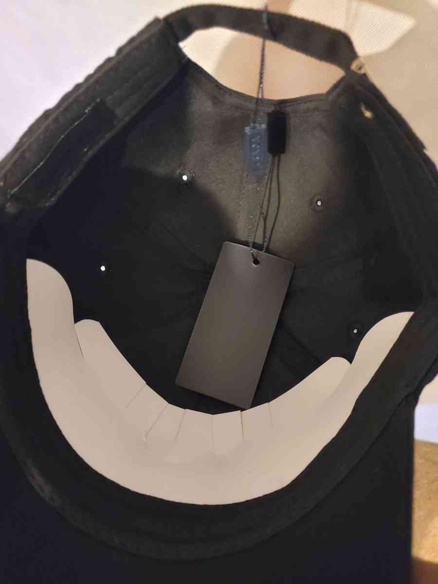 Prada logo and signature cap