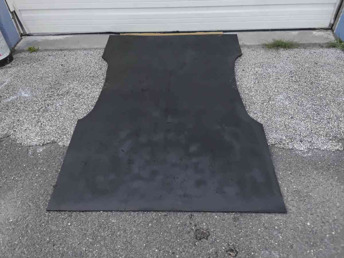 Nice Black 2006 Chevy Colorado Truck bed Mat 6 X 4 OEM