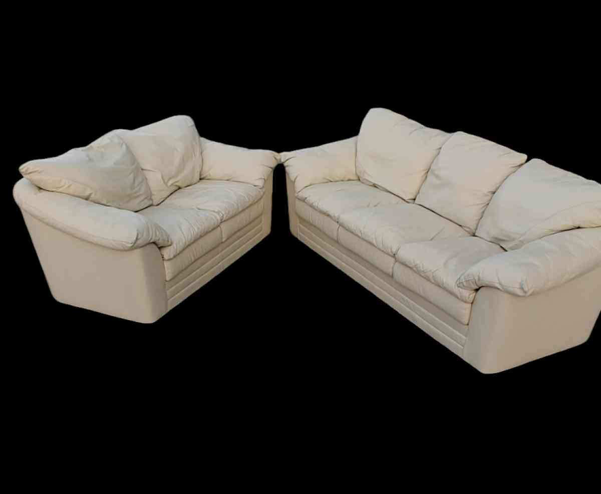2 piece Leather Couch Sofa and Loveseat