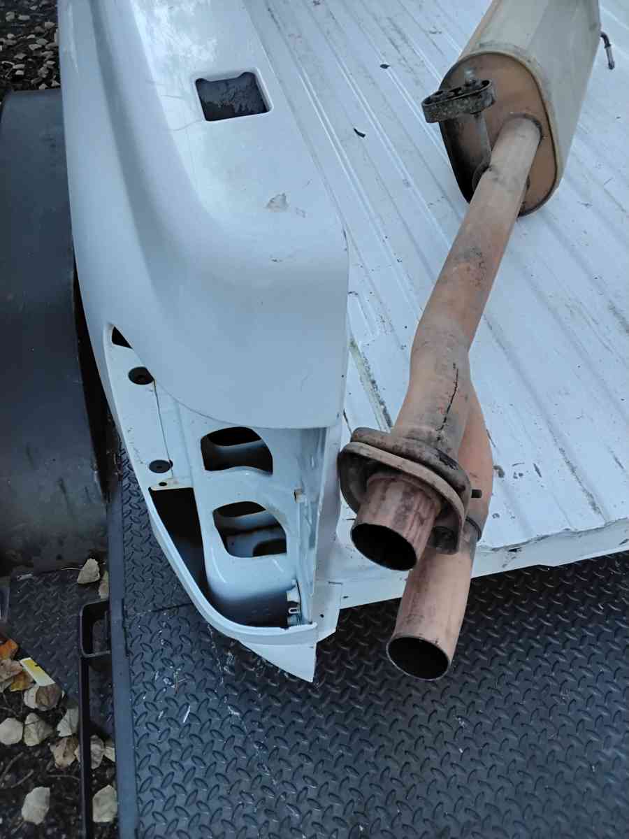 2009 Chevy or GMC Pickup Truck 8ft Bed OEM Factory No Rust