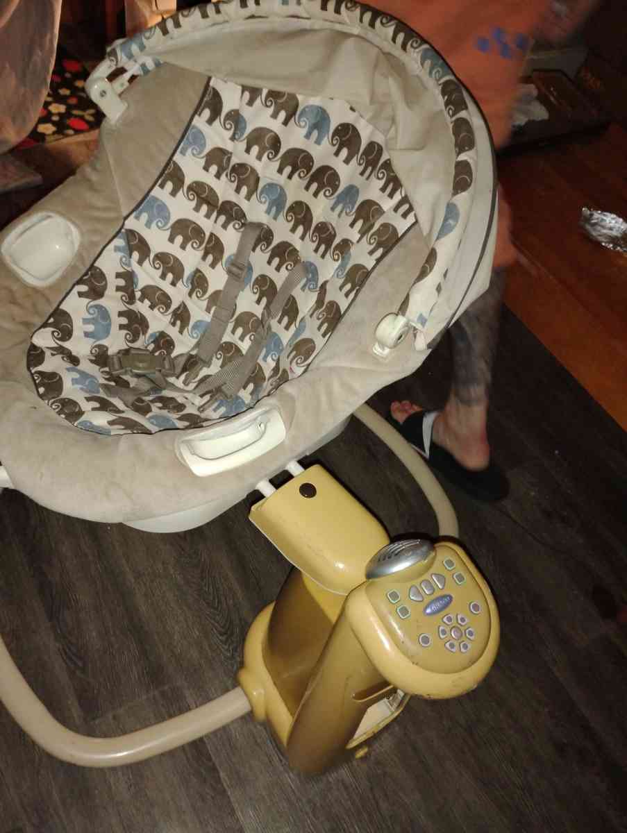 2 different baby swing