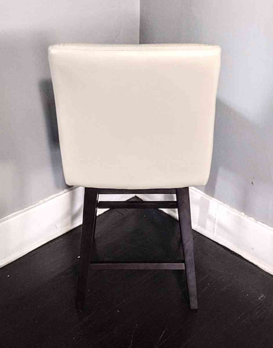 Lissa Light Gray Faux Leather Swivel Counter Stool Set