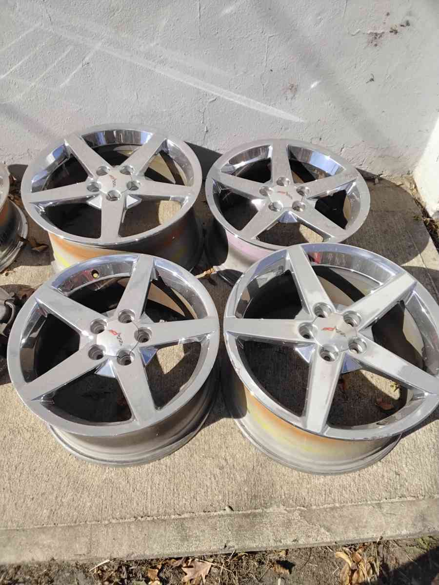1 Set of C6 Corvette OEM Factory Staggered Wheels18 Like New