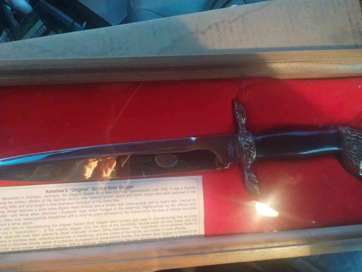 Kershaw Golden Boar Dagger