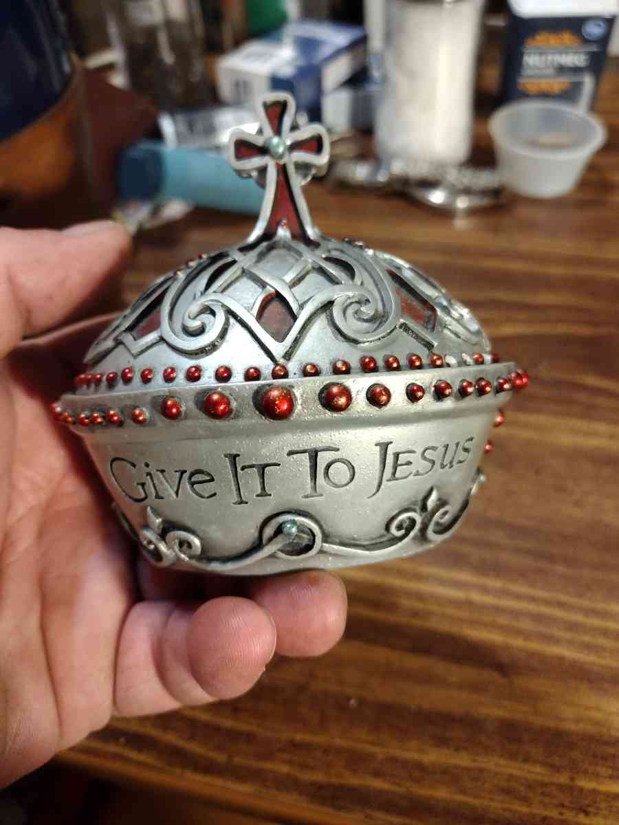 old and very nice condition trinket box great for collectors