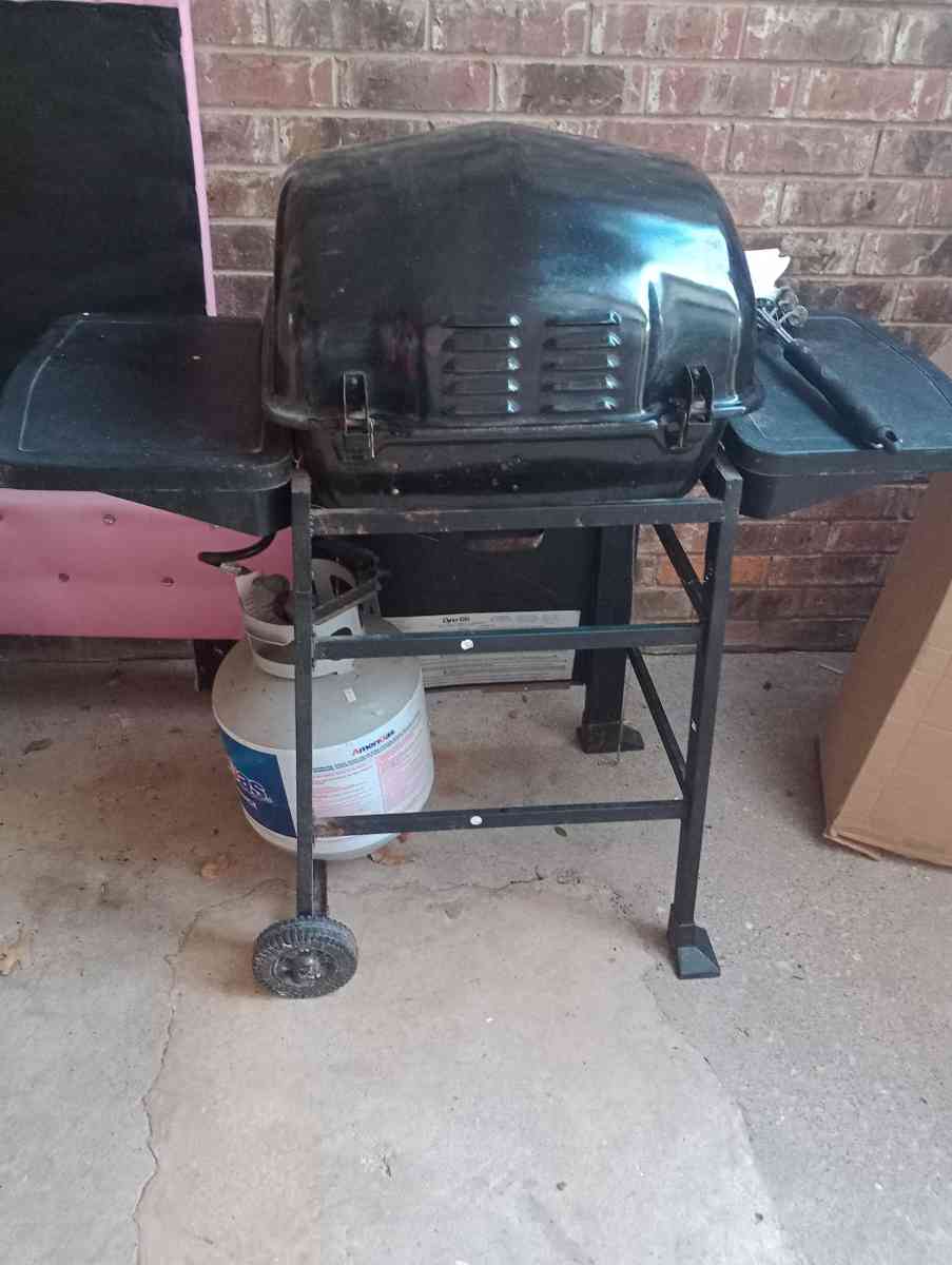 gas grill does not include gas tank