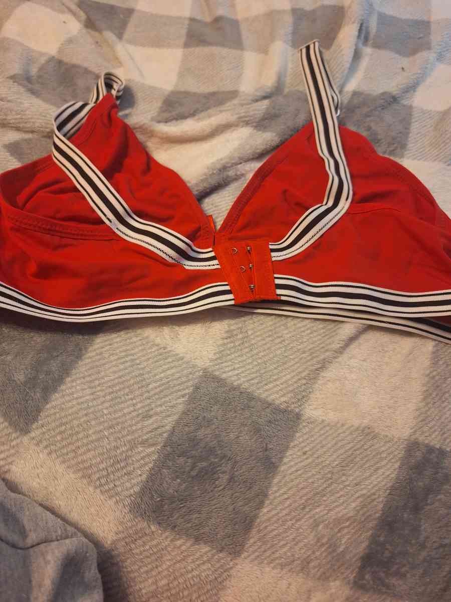 Red non padded bra