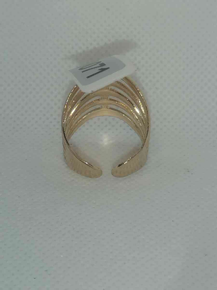 Roundup Chic Rhinestone Ring