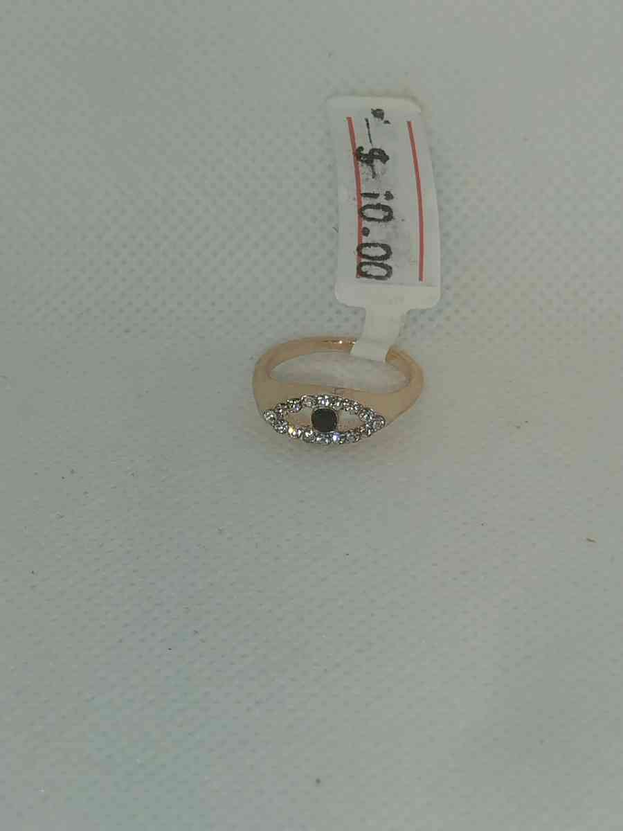 Onyx Eye Chic Rhinestone Ring