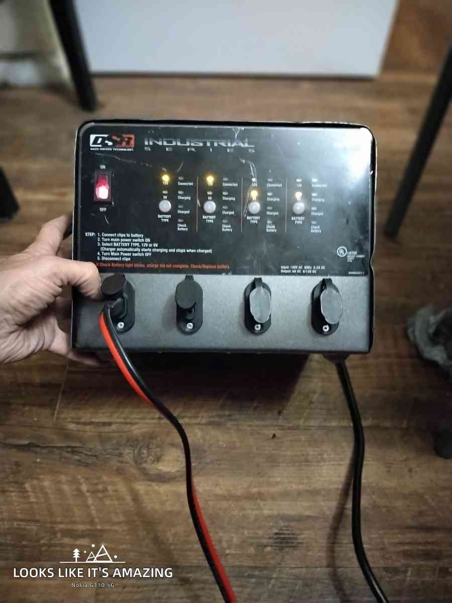 BATTERY CHARGER