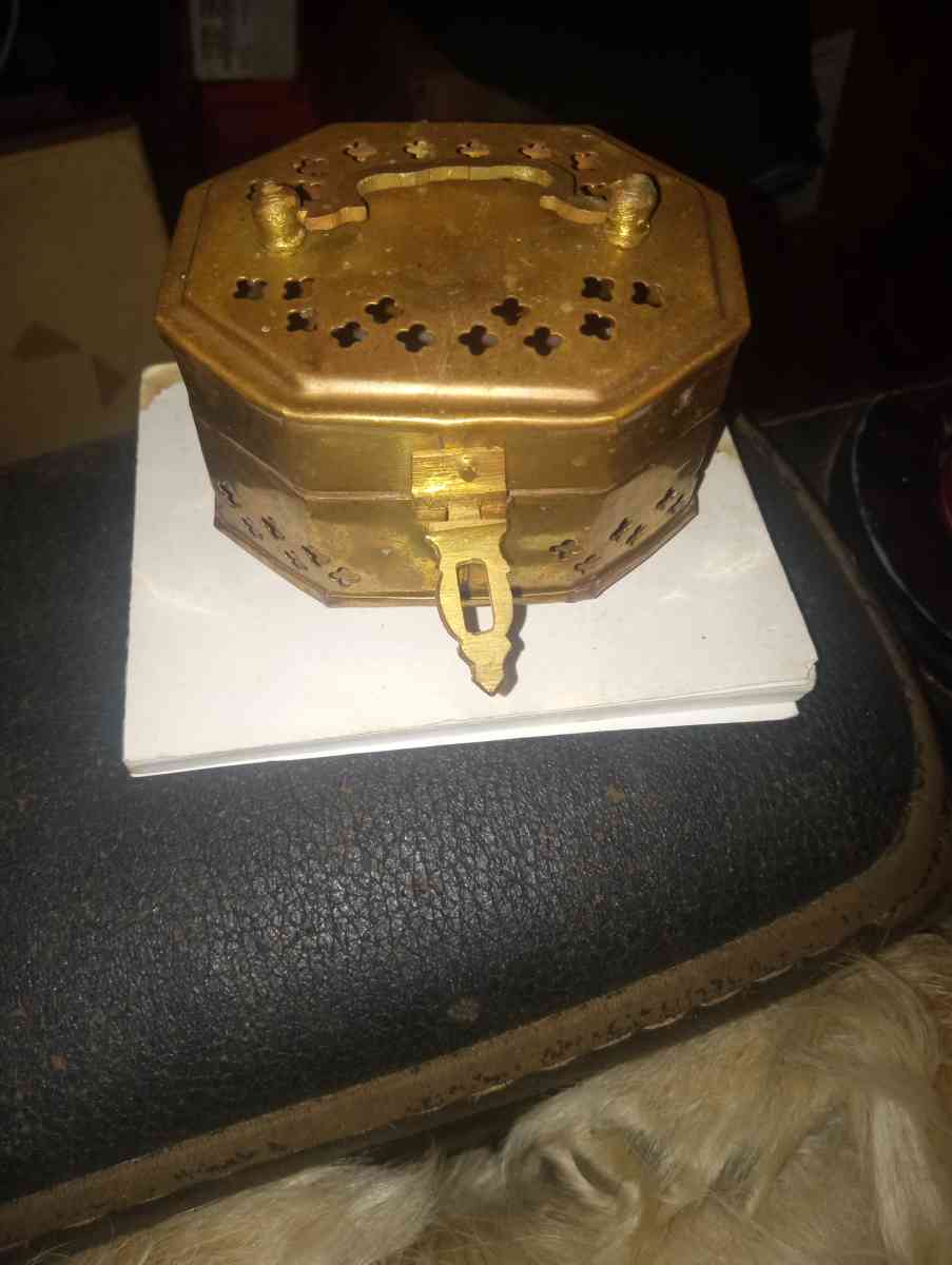 Vintage large Brass Cricket Box top swing handle front latch