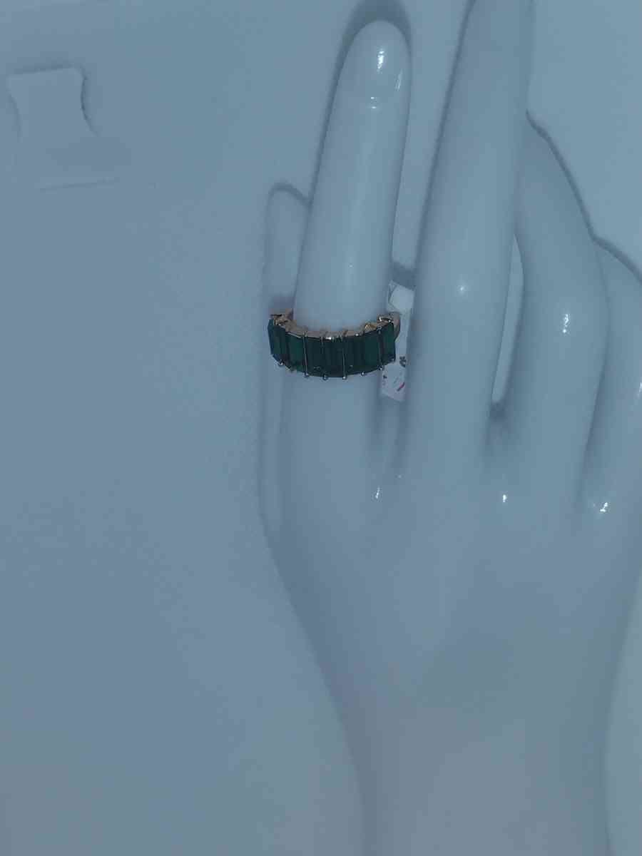 Straight Green Chic Rhinestone Ring
