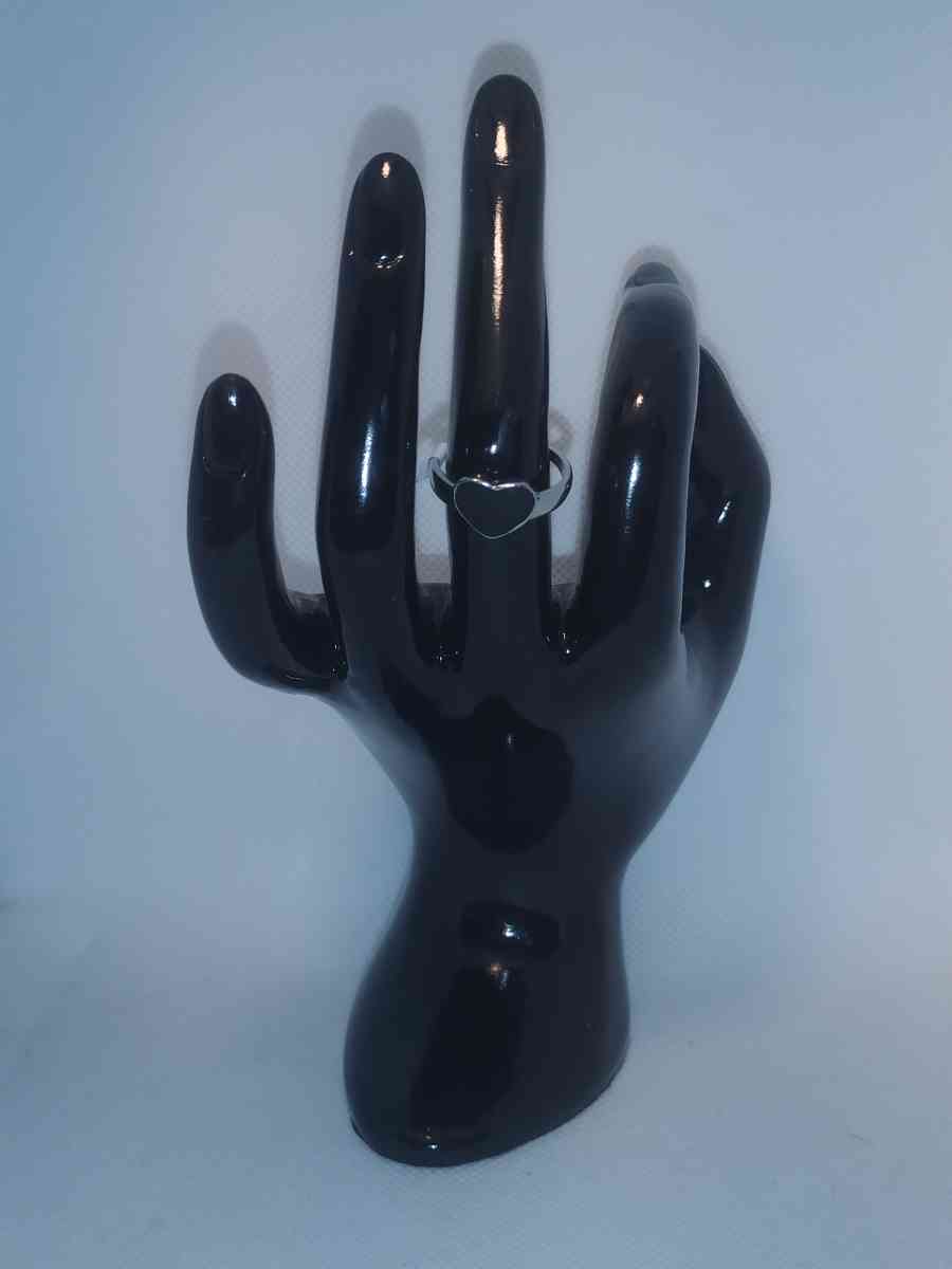 Black Heart Retro Geometric Ring