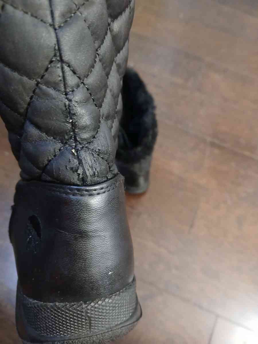 Totes Snow boots for women size 8m