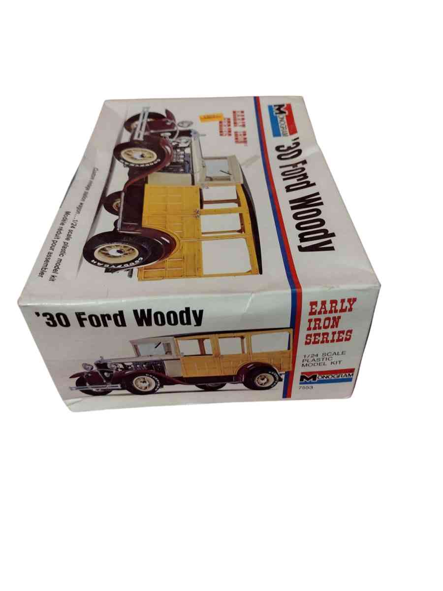yellow 30s ford woody model car kit