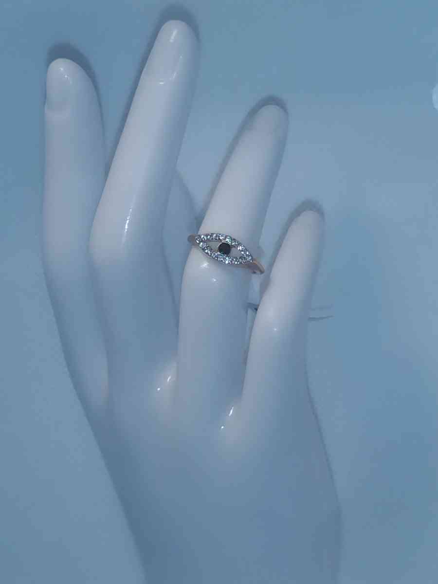 Onyx Eye Chic Rhinestone Ring