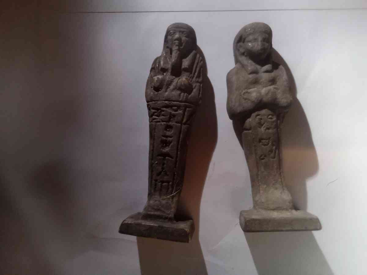 Egyptian statues 26th dynasty