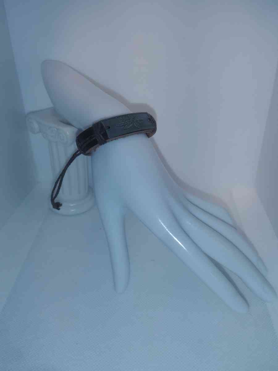 Brown Leaf Leather Bracelet VCB