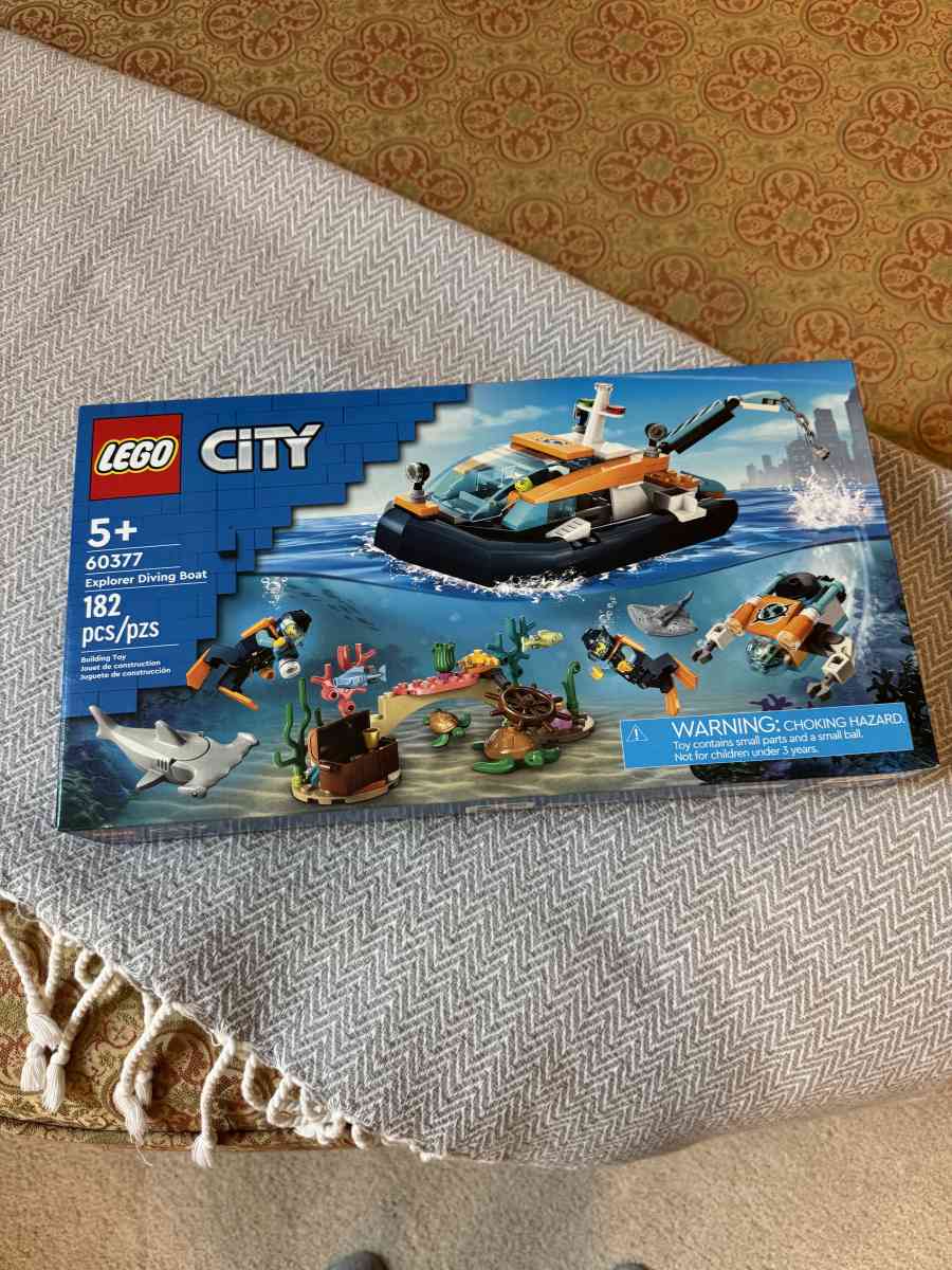 2005AMTT New Lego 60377 City Explorer Diving Boat Building S