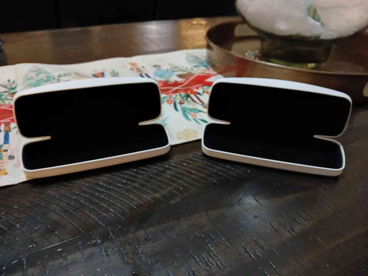 1 for 8 dollars or 2 for 12 dollars Calvin Klein cases