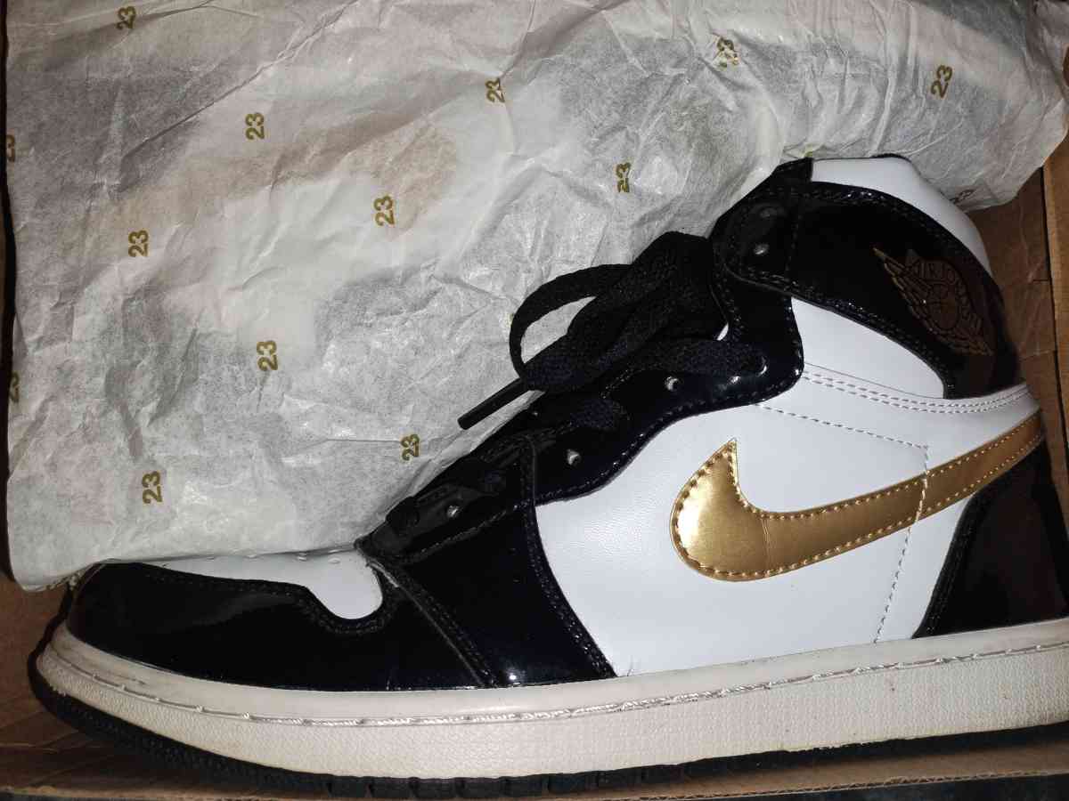 lot of 6 Nike Adidas sneakers Plus get 2 Free pair