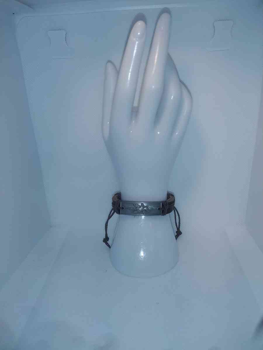 Brown Leaf Leather Bracelet VCB