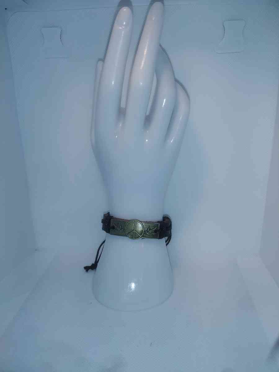 Doves Peace Leather Bracelet VCB