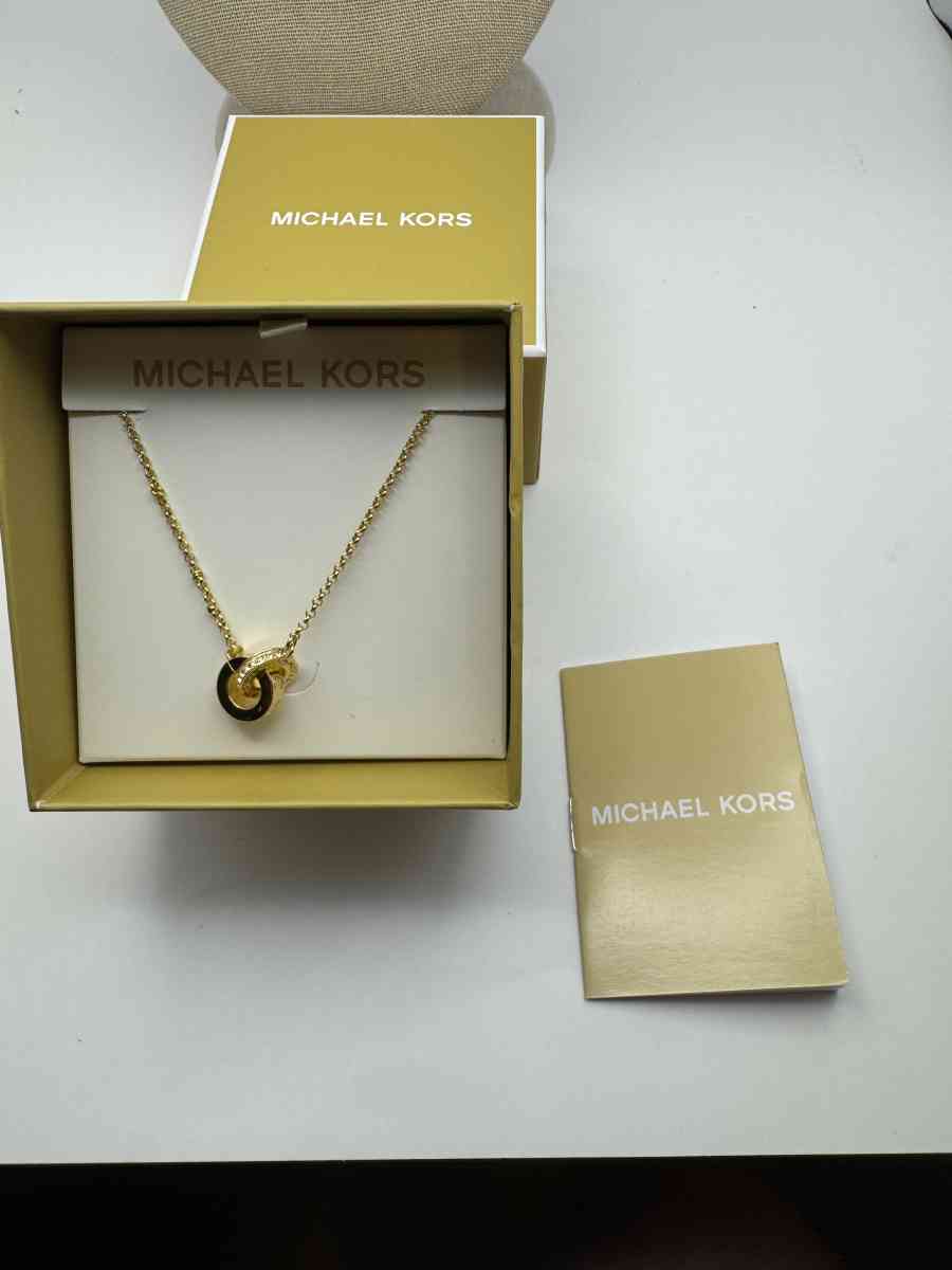 2000AHSH Michael Kors Brass W Gold Color Plating Circles  Cr