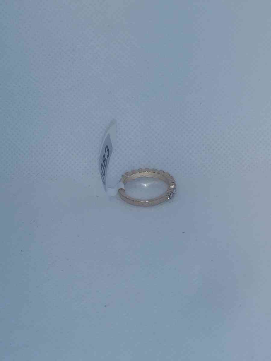 Small White Stones Chic Rhinestone Ring