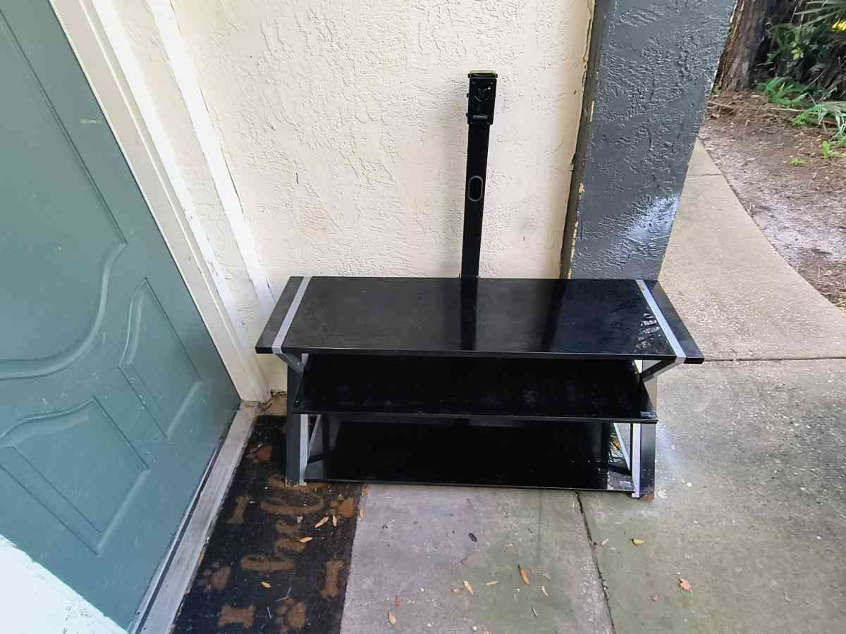 Sanyo TV and Entertainment Center Bundle