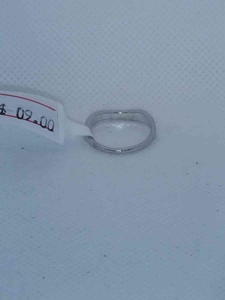 Wavy Retro Geometric Ring