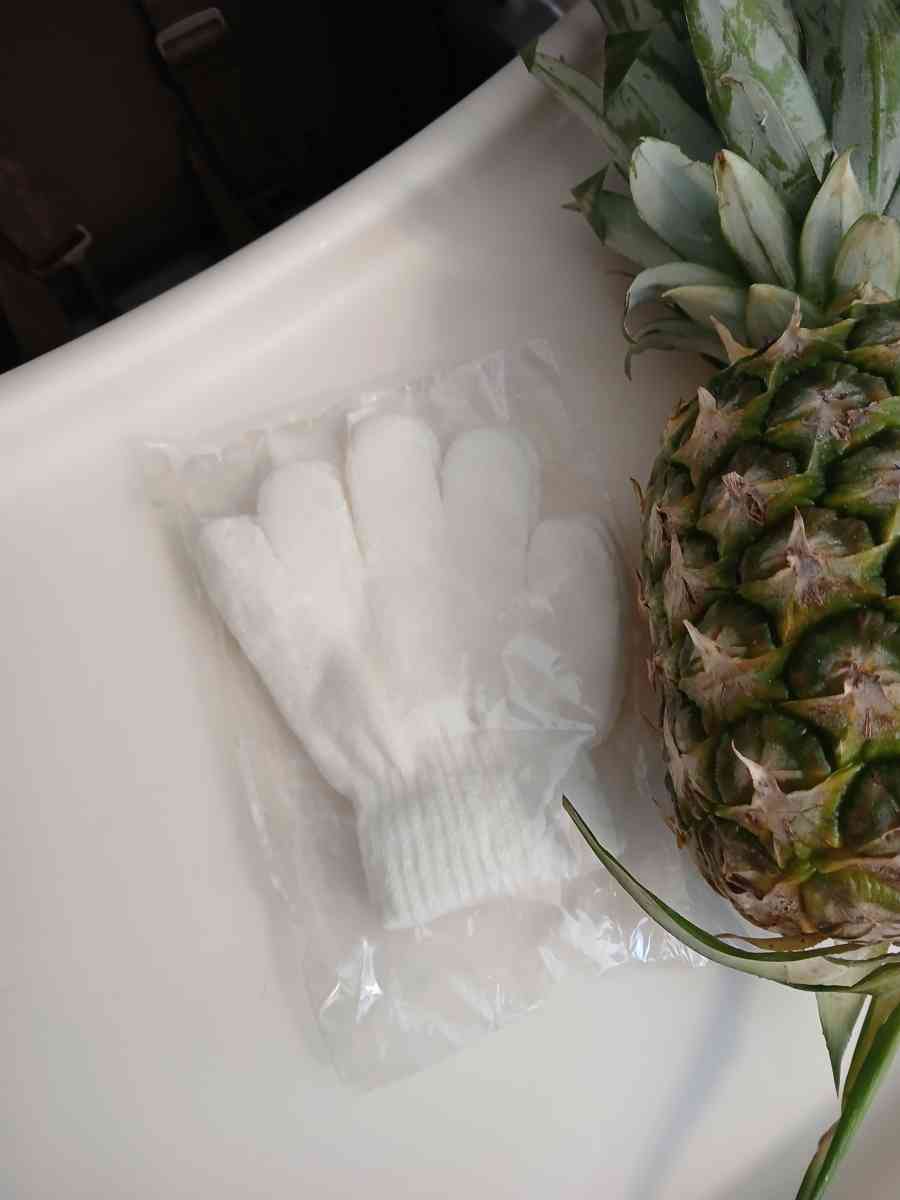 white winter gloves 3t 4t
