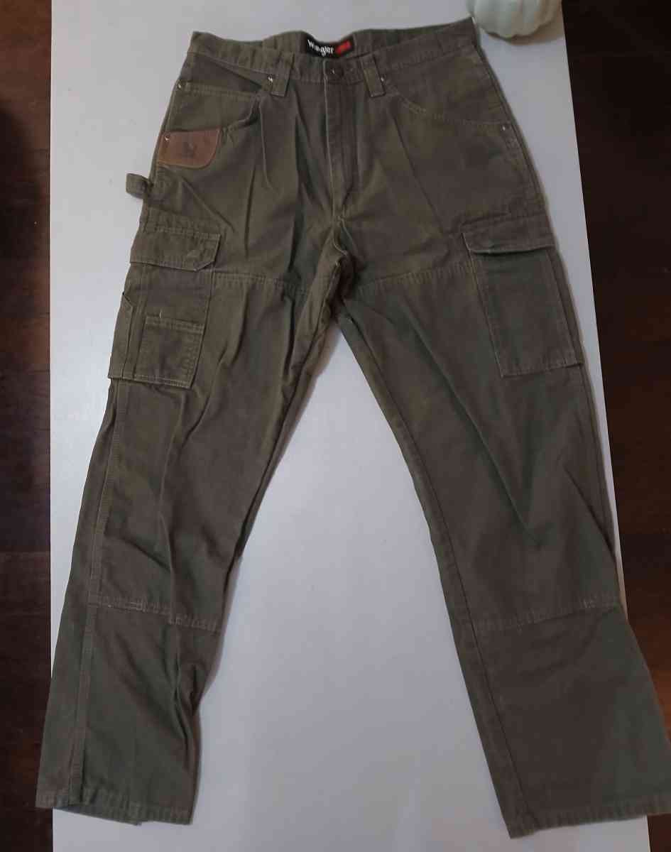 Wrangler work cargo pants 34x32