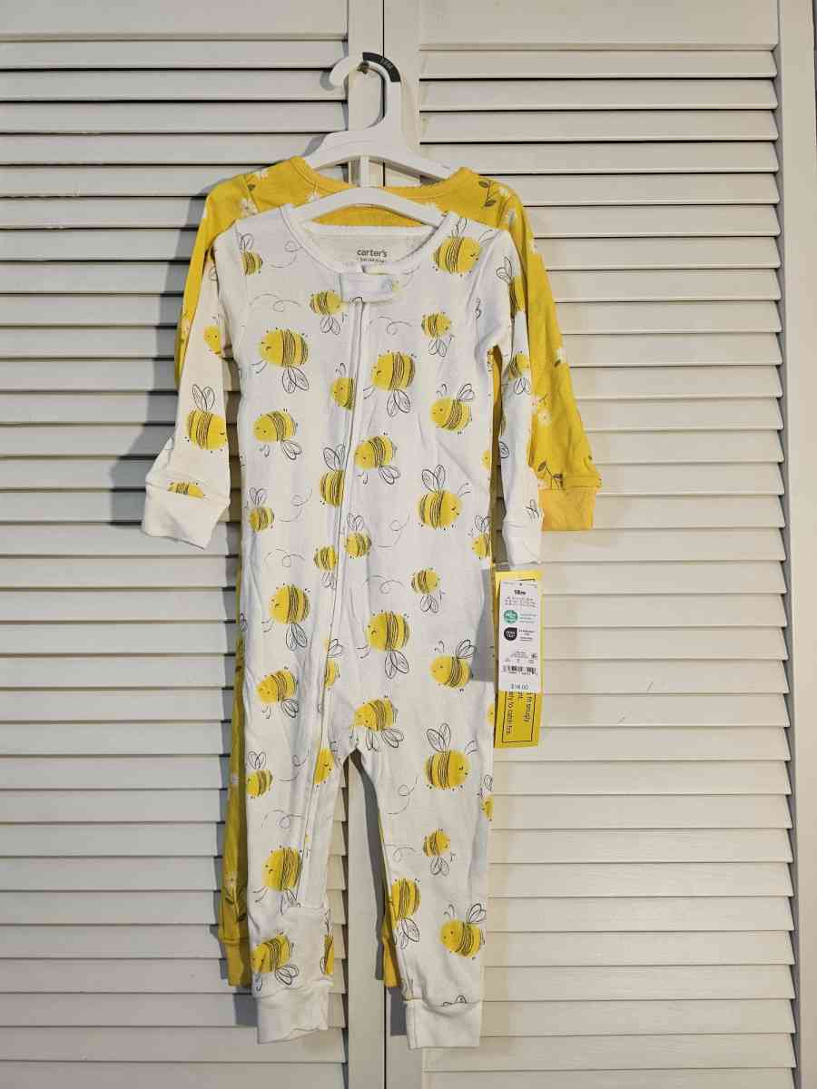 Carters set of 2 pijamas size 18M
