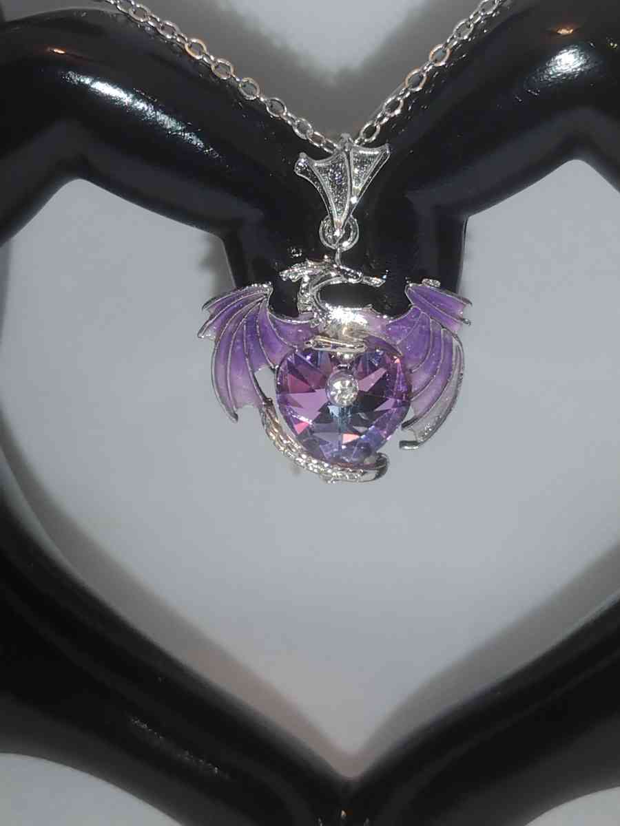 Dragon Heart Rhinestone Necklace Purple