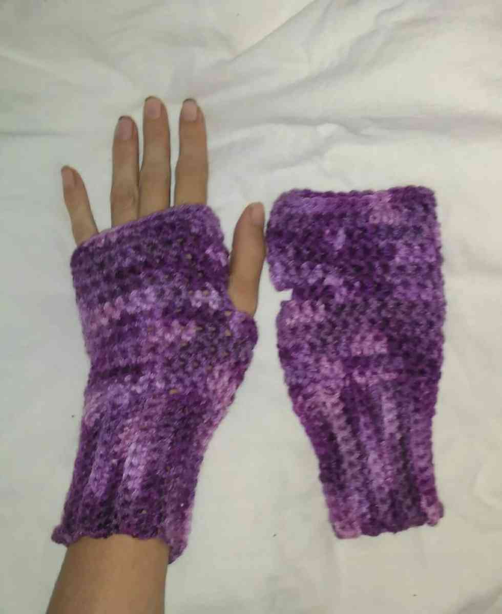 Beautiful Warm Fingerless Gloves