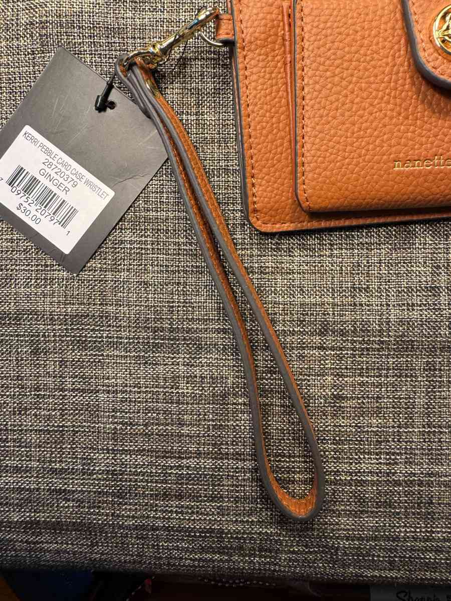 2010PRTT Nanette Lepore Kerri Pebble Card case with Wrist St