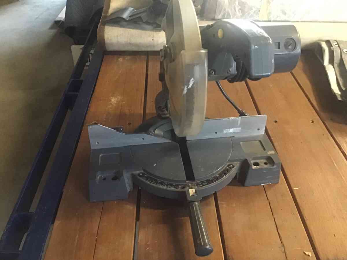 Sears Craftman compound miter saw