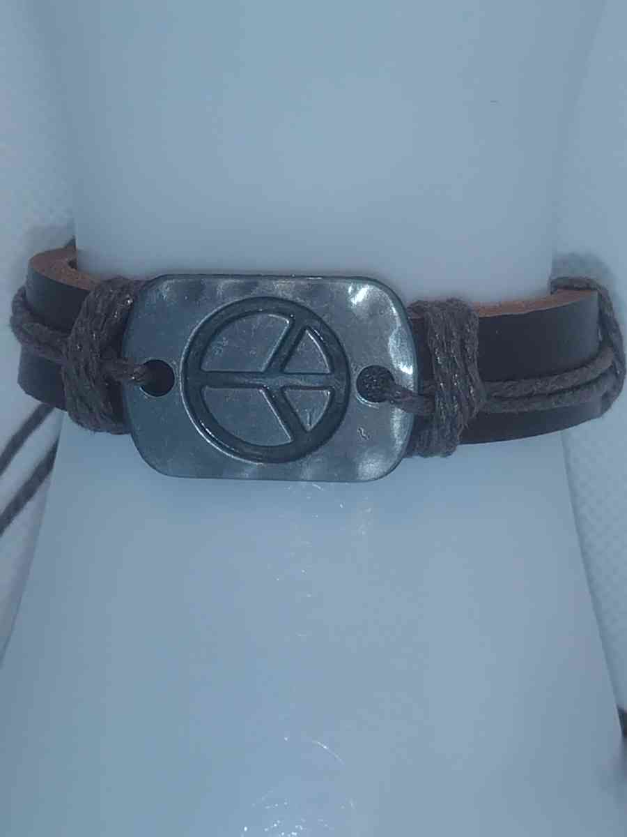 Etched Peace Leather Bracelet VCB