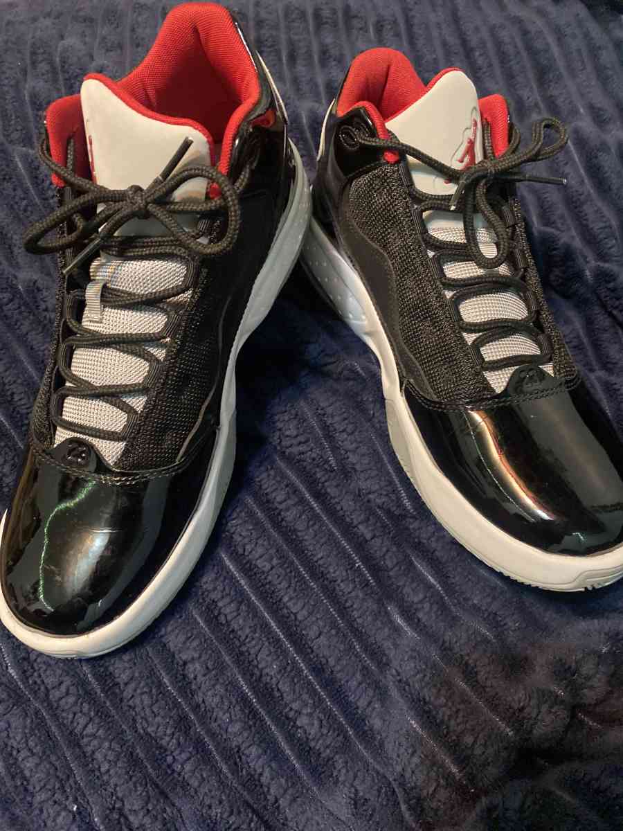 Im selling Jordan shoes