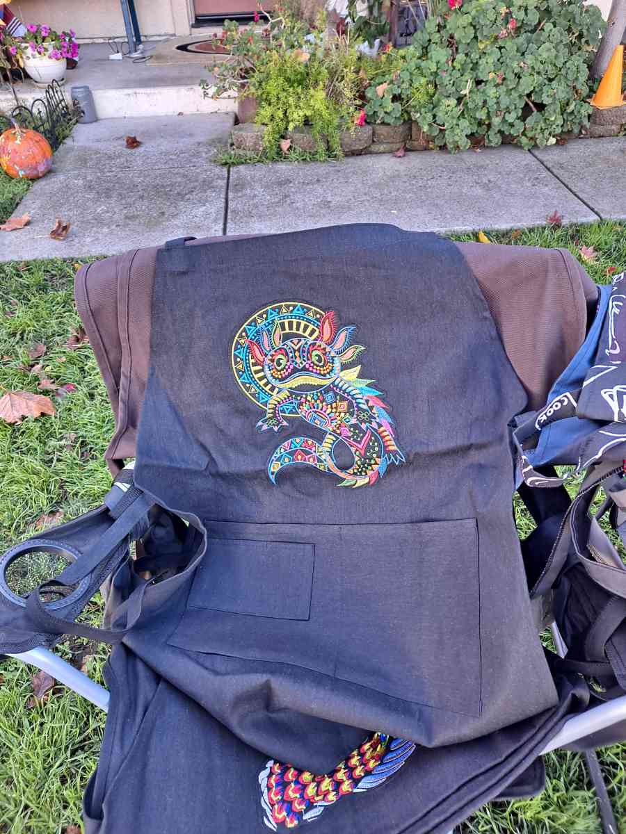 handmade aprons mandiles echo a mano