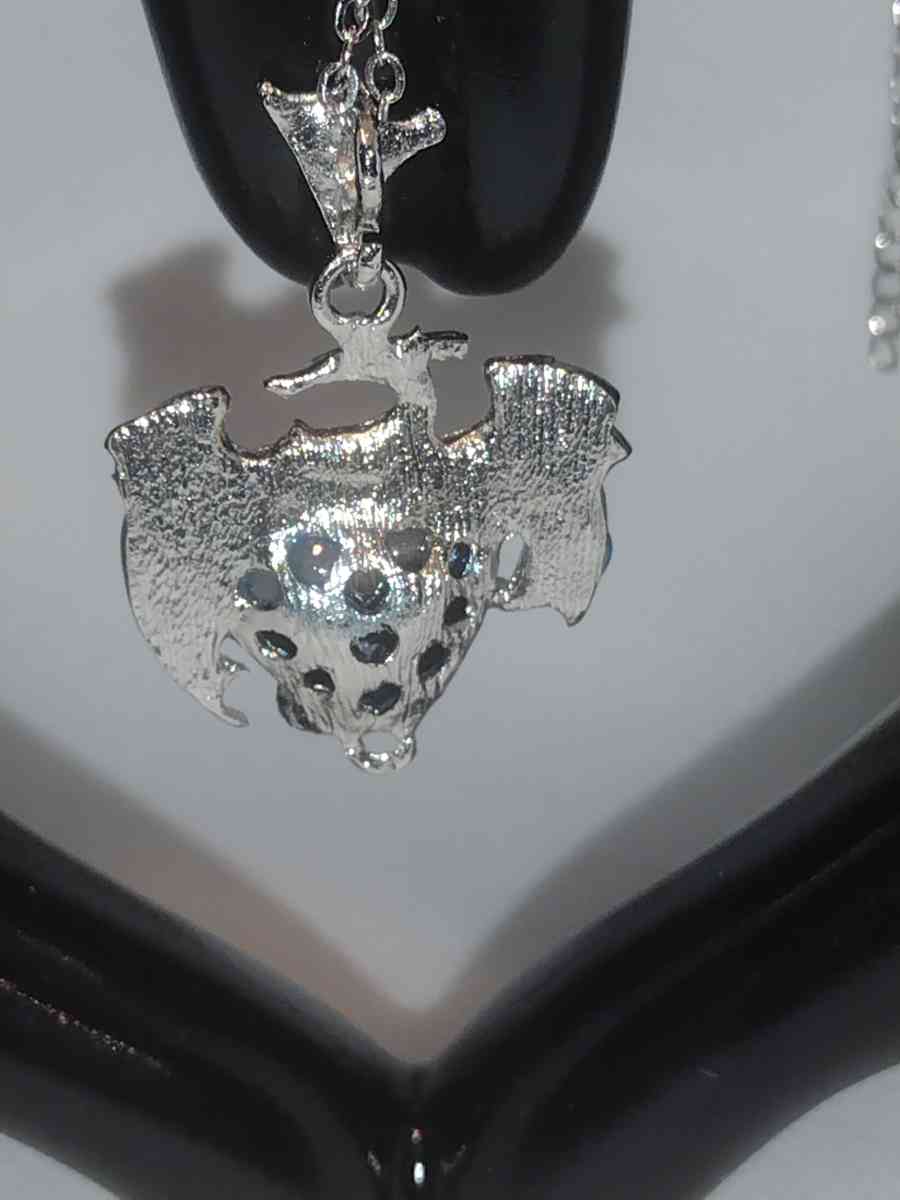 Dragon Heart Rhinestone Necklace Blue